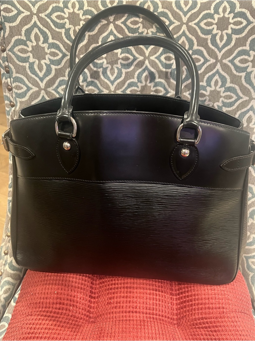 Louis Vuitton Black Epi Bag Very Good to EUC